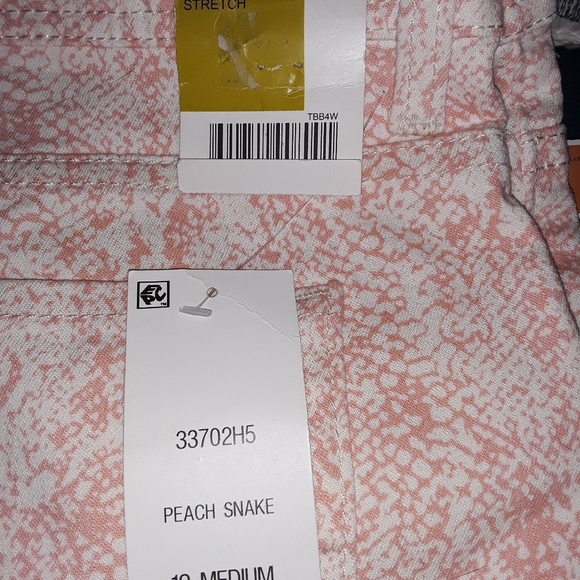 Lee Stretch Capri, Pink Snakeskin Print, Size 12 - Picture 2 of 5